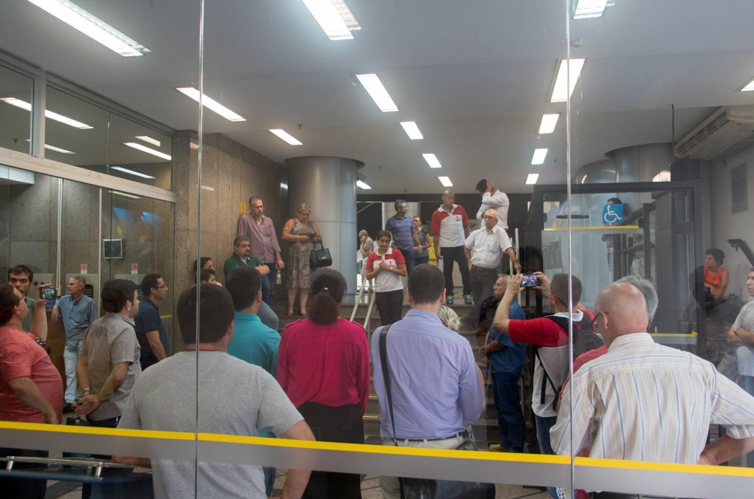 Outra vez funcionários são informados pela mídia sobre reestruturação no BB Outra vez funcionários são informados pela mídia sobre reestruturação no BB