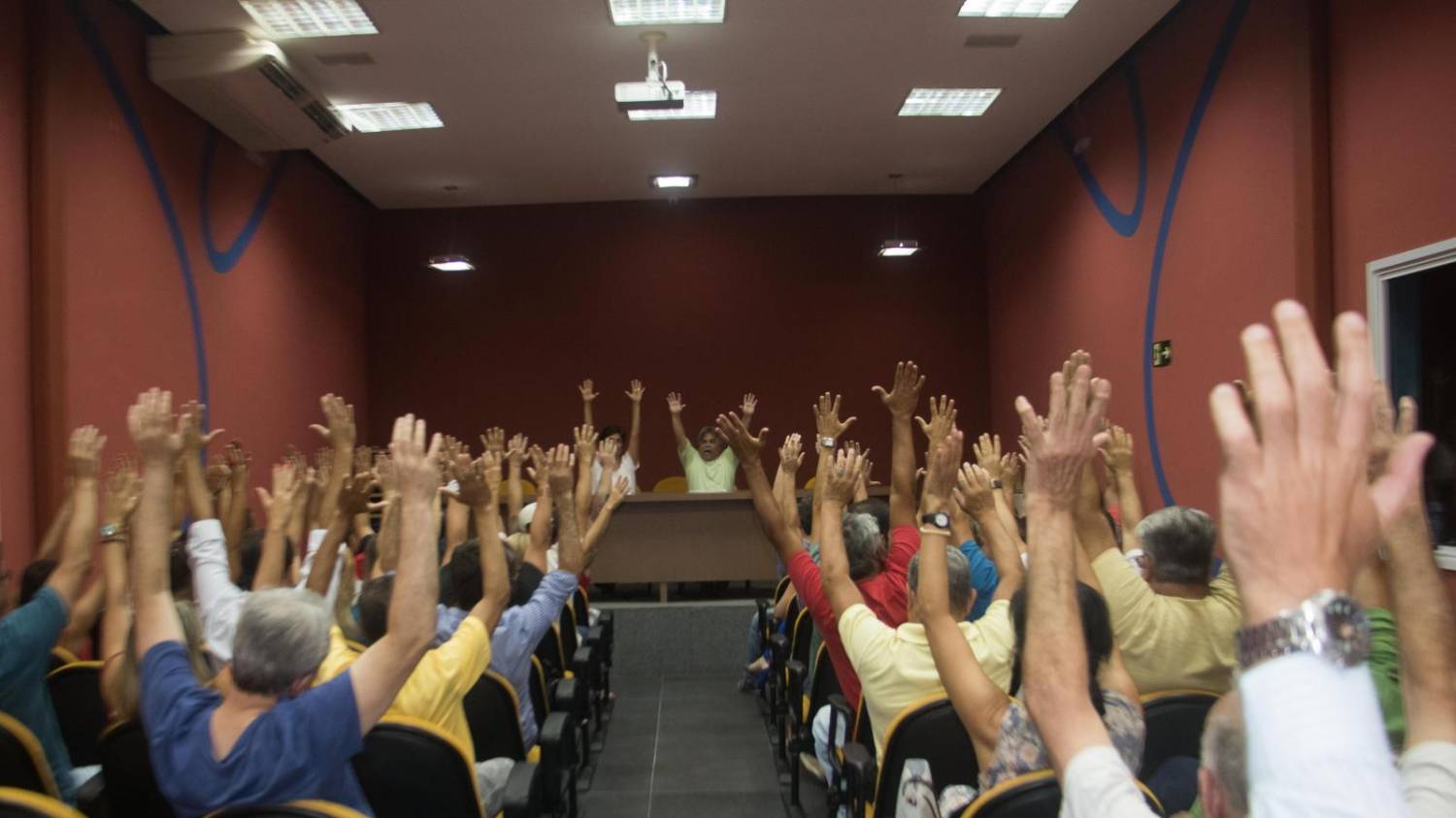 Bancários de Santos e Região aprovam contribuição sindical e luta! Bancários de Santos e Região aprovam contribuição sindical e luta!