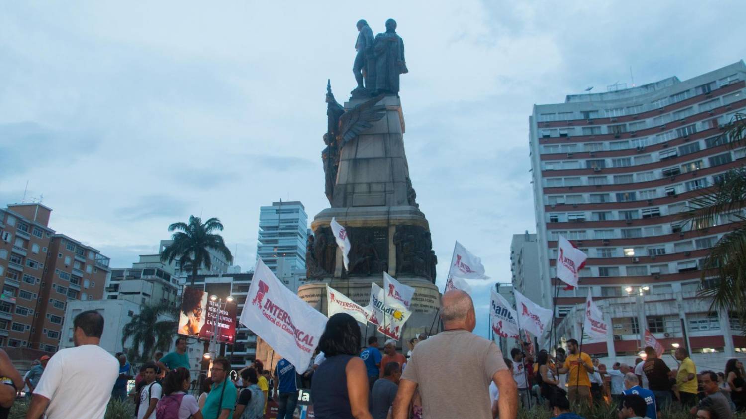 Intersindical e bancários fazem atos contra o desmonte da Previdência Intersindical e bancários fazem atos contra o desmonte da Previdência