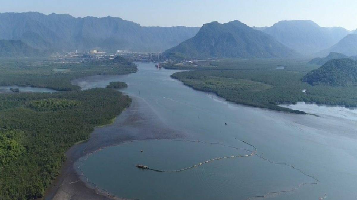 Lixão tóxico submerso em Cubatão traz riscos para Baixada Santista