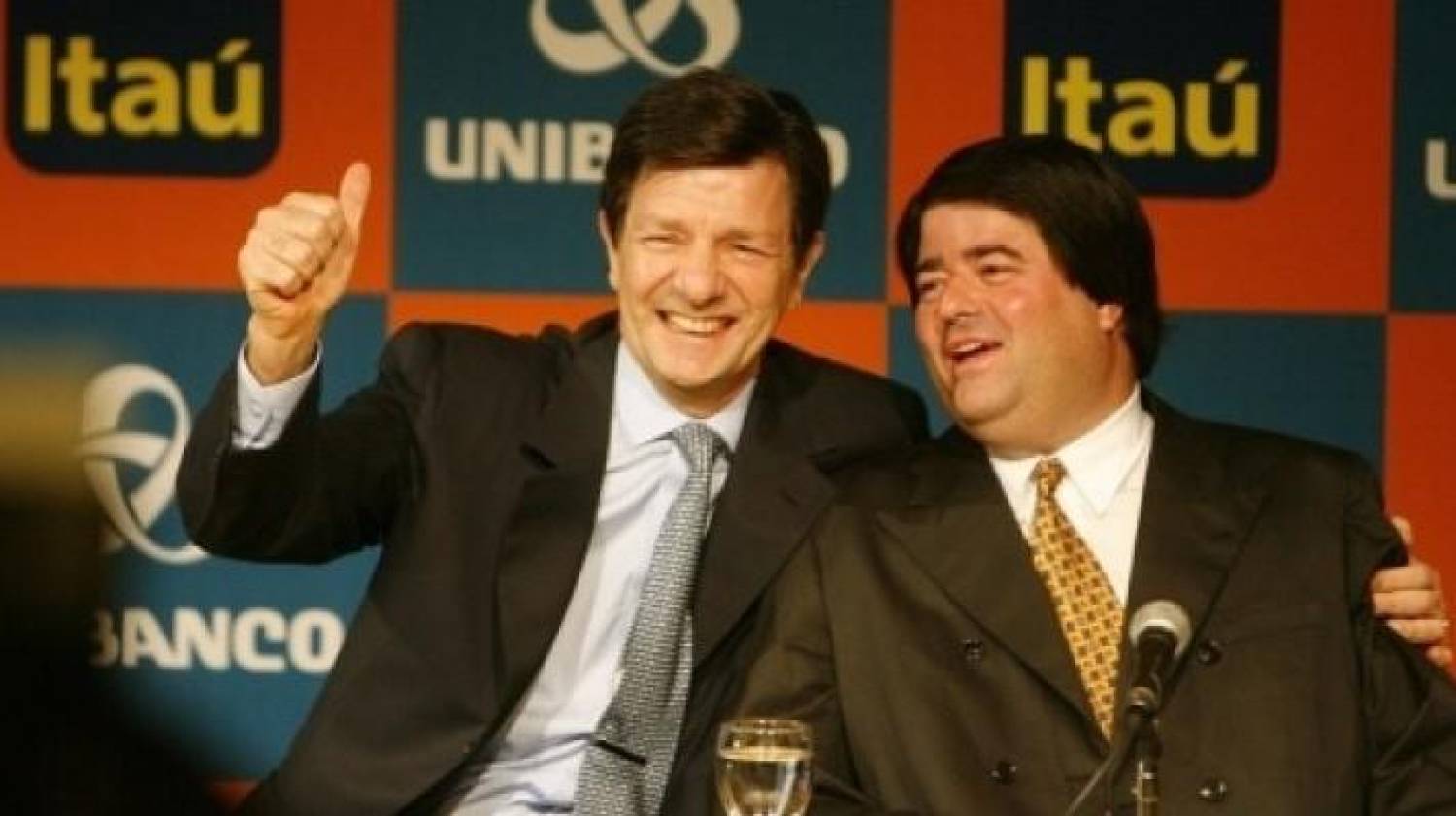 Lucro indecente do Itaú revela onde reside a verdadeira corrupção no Brasil Lucro indecente do Itaú revela onde reside a verdadeira corrupção no Brasil