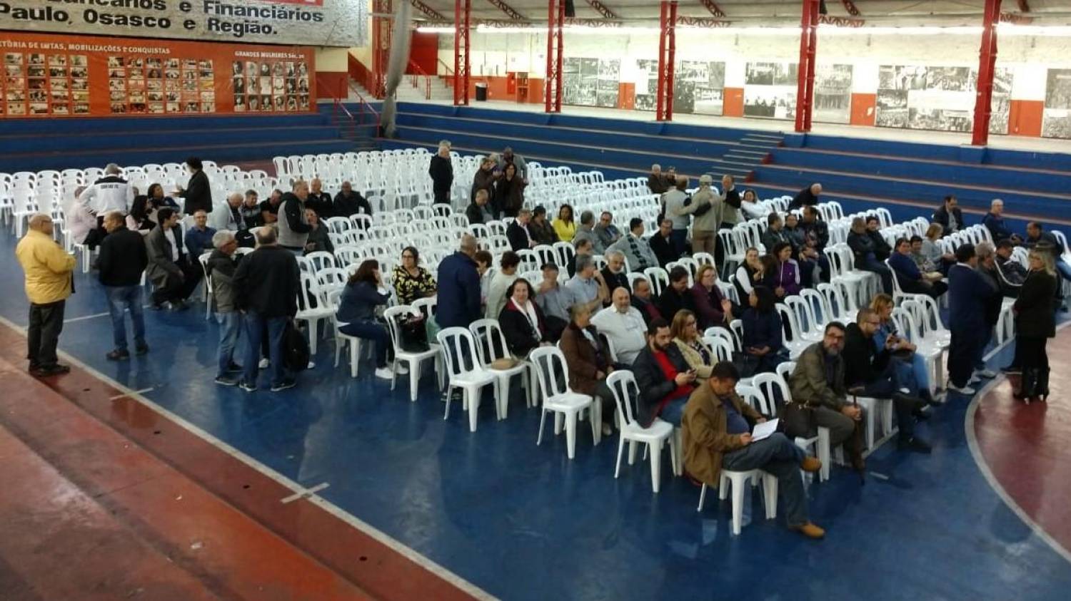 Bancários do extinto BCN estão perto de receber ação da Fundação Francisco Conde Bancários do extinto BCN estão perto de receber ação da Fundação Francisco Conde