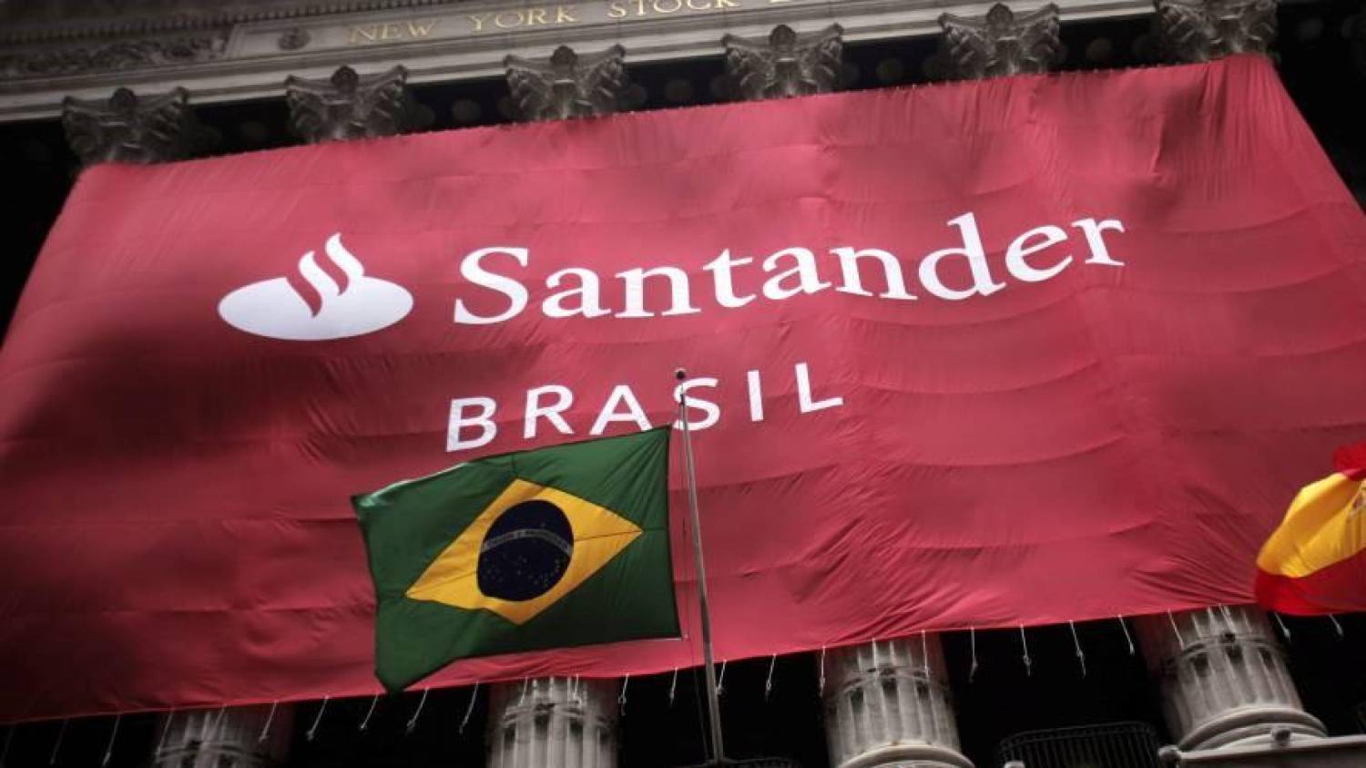 Política de juros do Santander é classificada como crime de lesa-pátria