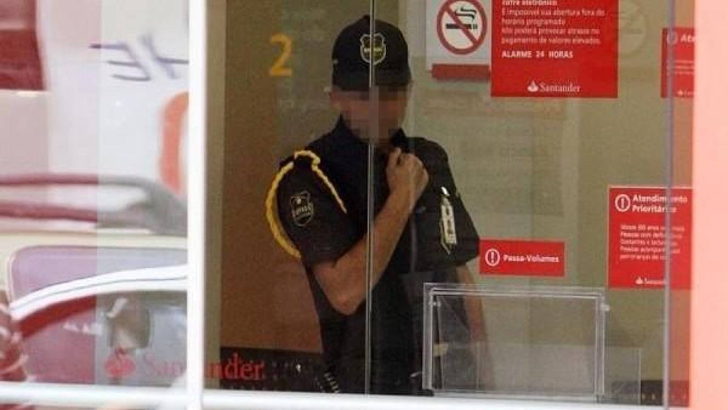 Vigilantes do Santander são proibidos de almoçar