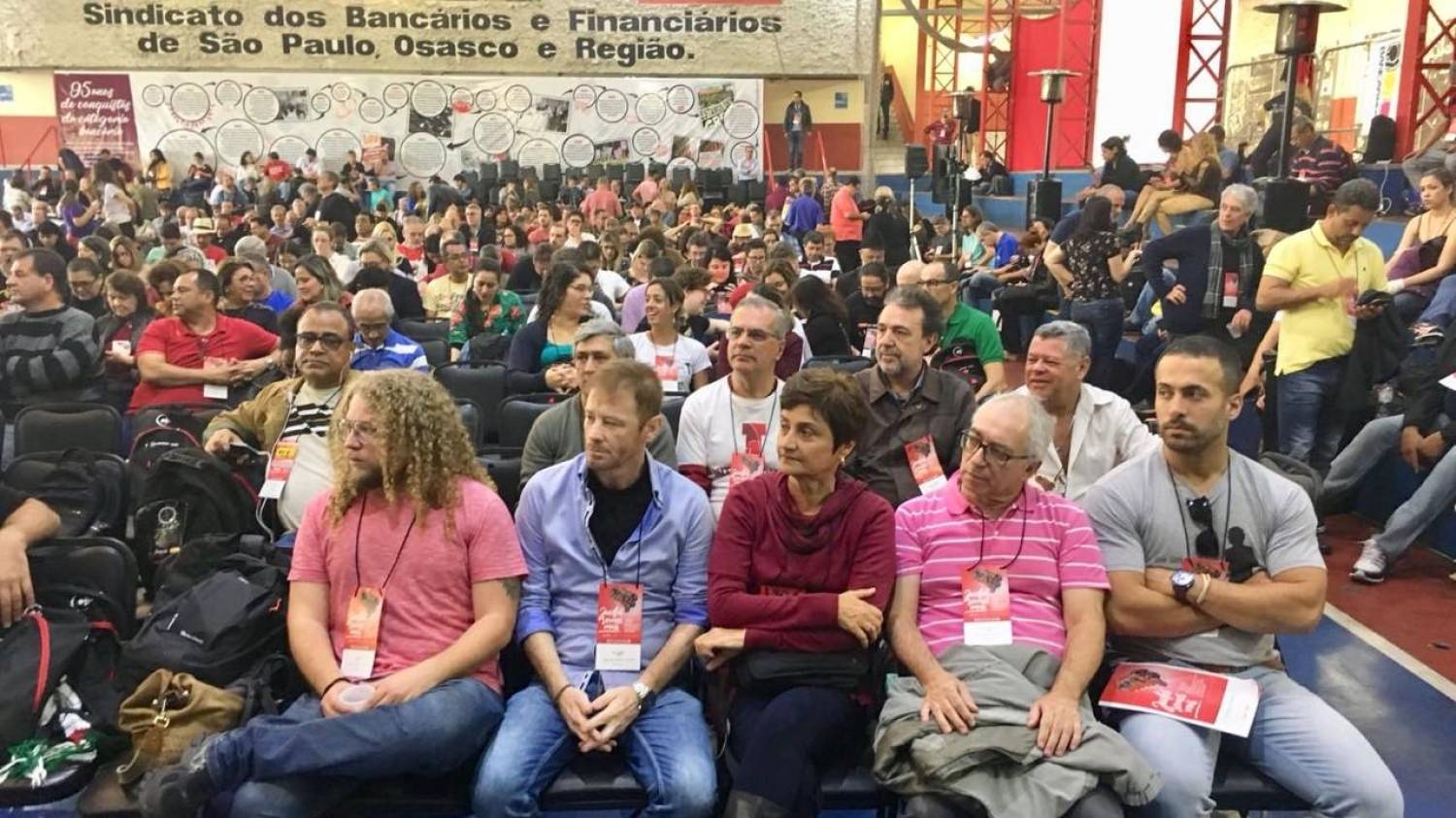 Bancários reforçam união em defesa dos direitos e da categoria Bancários reforçam união em defesa dos direitos e da categoria