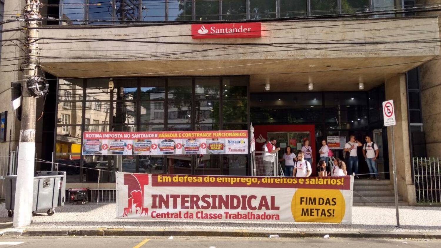 Santander massacra bancários com metas incontroláveis