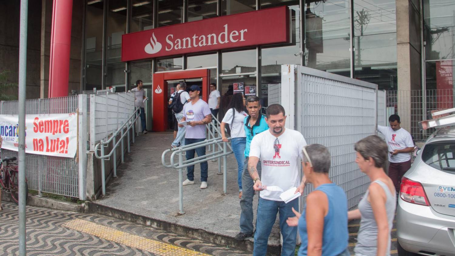 Escutou demissão no Santander, procure imediatamente o Sindicato
