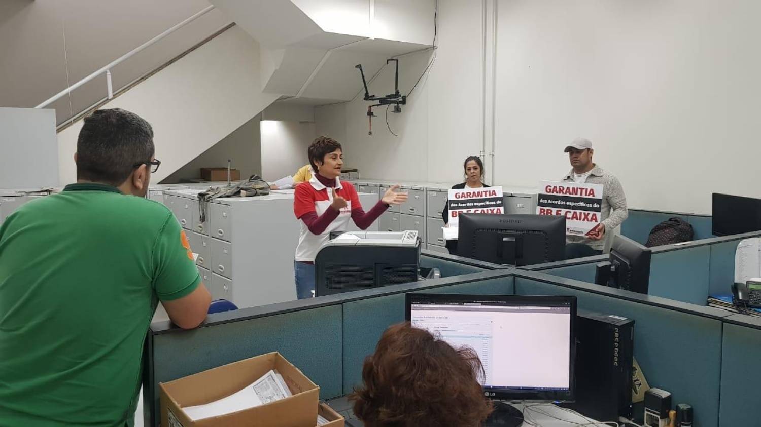 Sindicato percorre agências em atividade da Campanha Salarial Sindicato percorre agências em atividade da Campanha Salarial