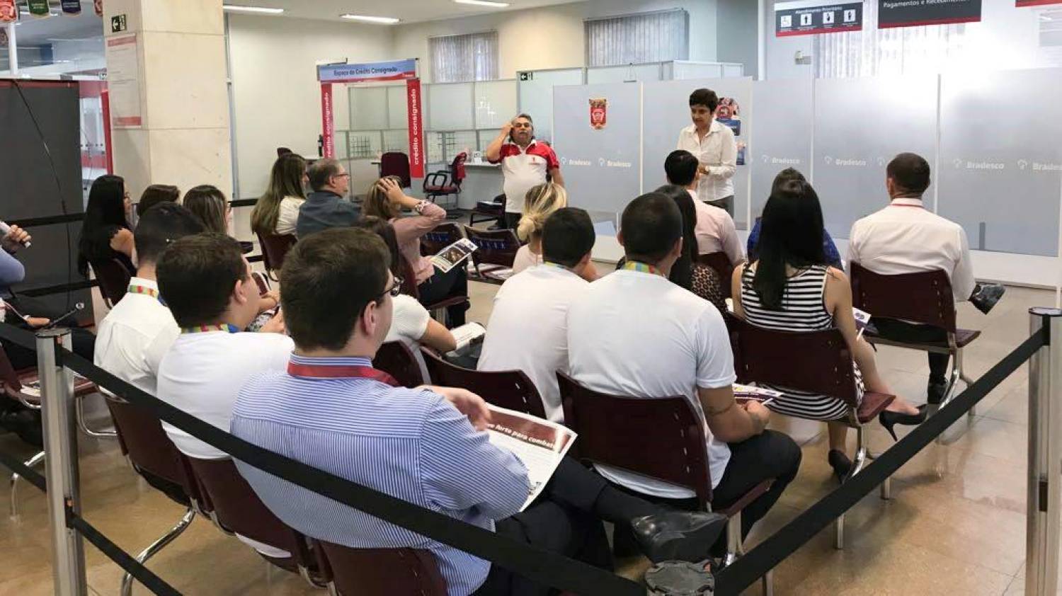 Após solicitação do Movimento Sindical, Bradesco adiantará 13ª cesta Após solicitação do Movimento Sindical, Bradesco adiantará 13ª cesta