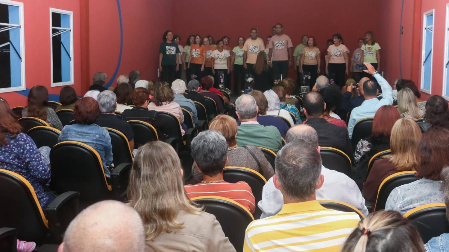 Grupo Vozes se apresenta em lançamento de livro nesta sexta, 19 Grupo Vozes se apresenta em lançamento de livro nesta sexta, 19