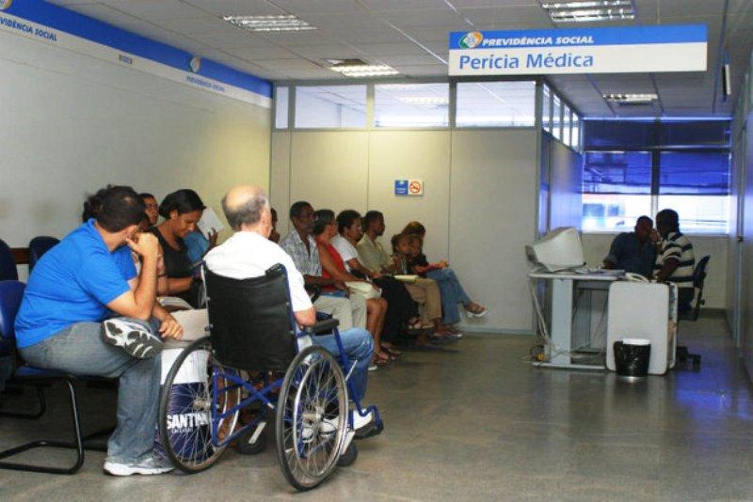 Governo quer acabar com o direito do trabalhador de receber auxílios do INSS Governo quer acabar com o direito do trabalhador de receber auxílios do INSS