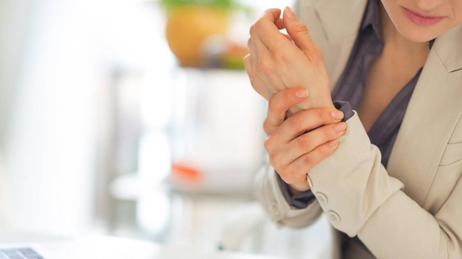 Bradesco é condenado a reintegrar Bancária portadora de LER/DORT Bradesco é condenado a reintegrar Bancária portadora de LER/DORT