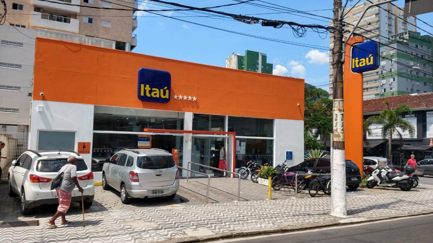 Itaú planeja fechar até 400 agências no Brasil