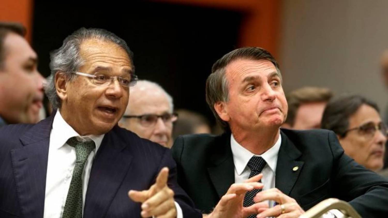 Nos EUA, ao lado de Bolsonaro, Guedes fala em fusão entre BB e Bank of America Nos EUA, ao lado de Bolsonaro, Guedes fala em fusão entre BB e Bank of America