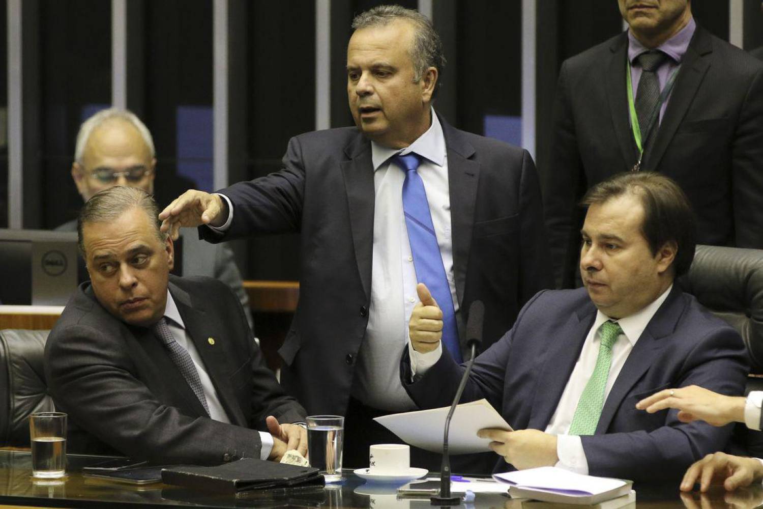 Câmara rejeita destaques e conclui votação da minirreforma trabalhista Câmara rejeita destaques e conclui votação da minirreforma trabalhista