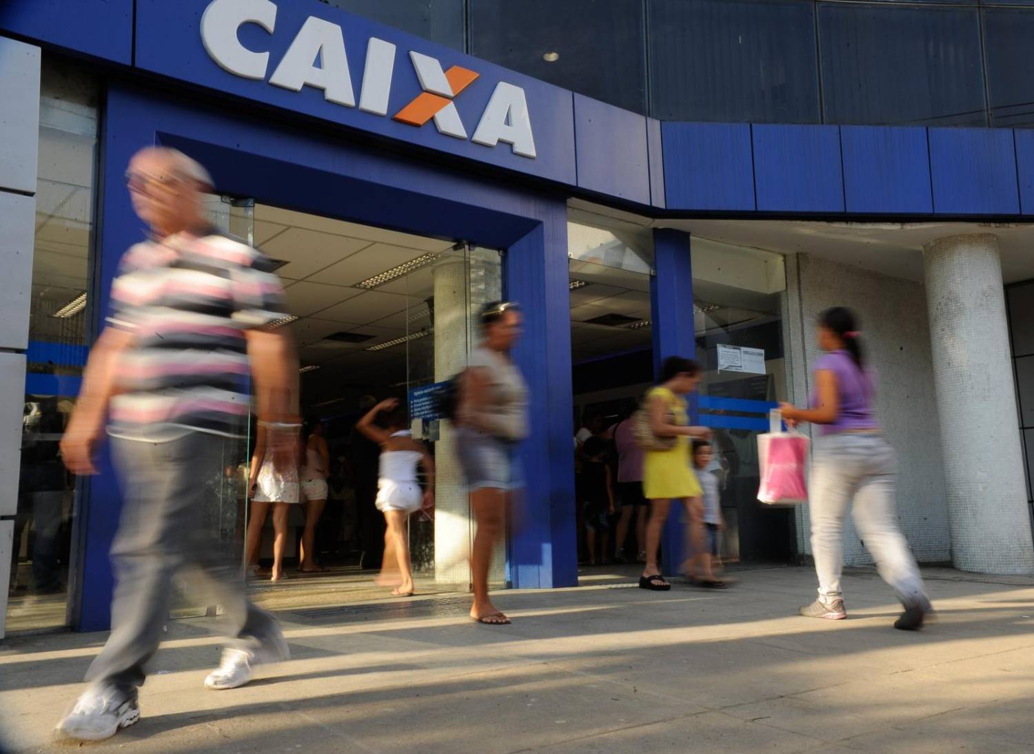 Caixa encerra três superintendências regionais sem aviso prévio Caixa encerra três superintendências regionais sem aviso prévio