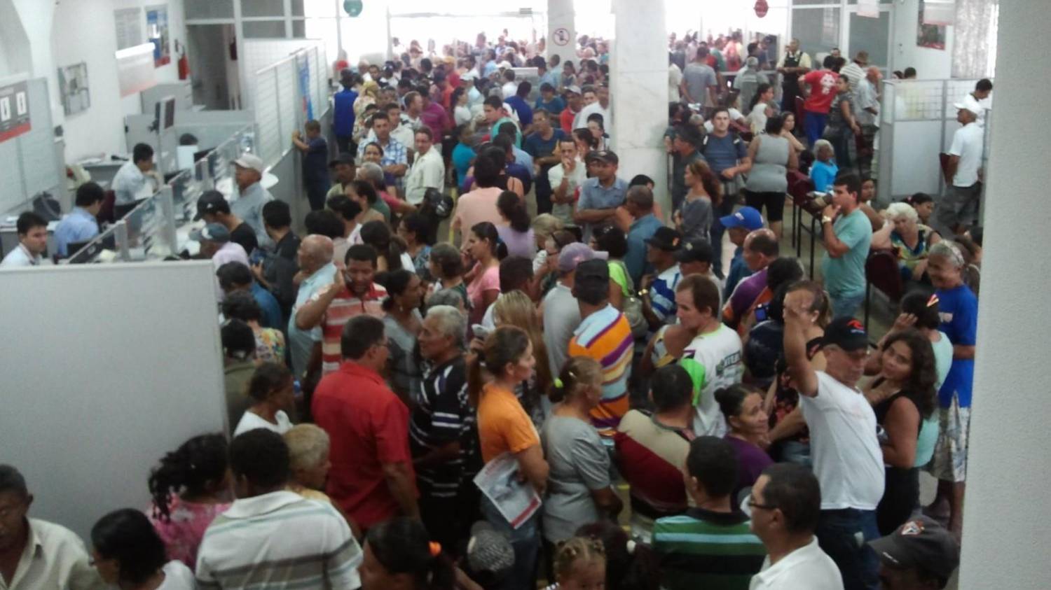 Após mudar regras, governo quer entregar aposentadoria aos bancos Após mudar regras, governo quer entregar aposentadoria aos bancos