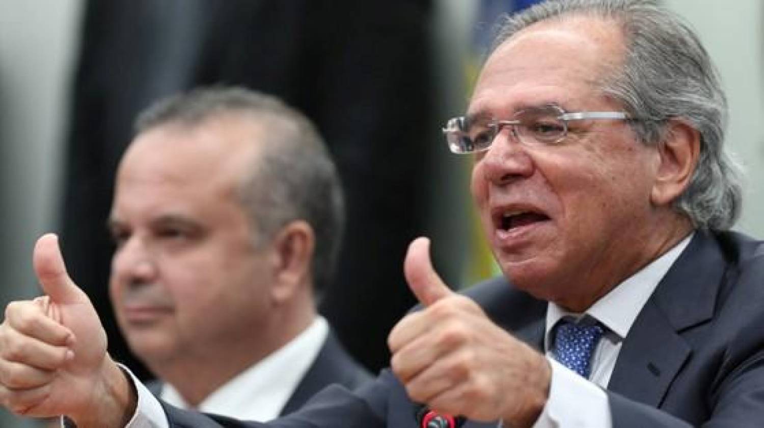 Banco fundado por Guedes embolsa bilhões da previdência, enquanto chilenos amargam miséria Banco fundado por Guedes embolsa bilhões da previdência, enquanto chilenos amargam miséria