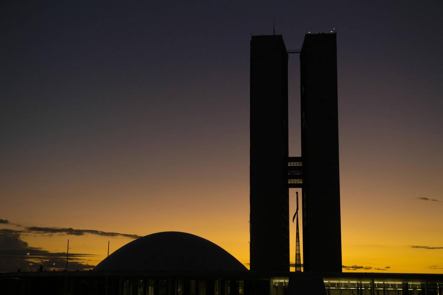 CCJ aprova relatório e reforma da Previdência será votada no Senado CCJ aprova relatório e reforma da Previdência será votada no Senado