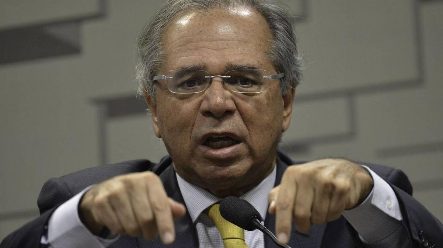 Nova Previdência ataca os pobres e trabalhadores e protege políticos Nova Previdência ataca os pobres e trabalhadores e protege políticos