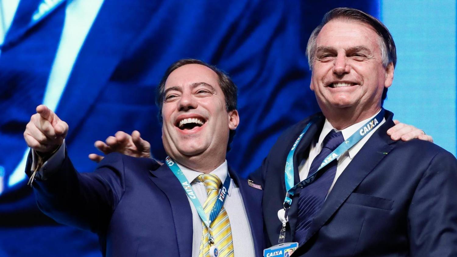 Caixa ameaça quebrar contratos e ampliar jornada de trabalho para 8 horas Caixa ameaça quebrar contratos e ampliar jornada de trabalho para 8 horas