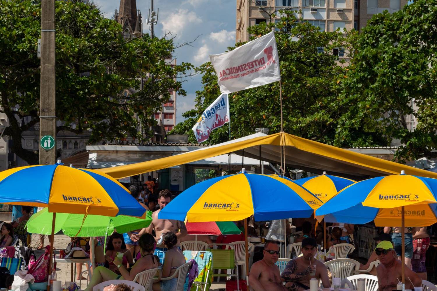 Tem show de pop e rock na barraca de praia do Sindicato dia 17/11 Tem show de pop e rock na barraca de praia do Sindicato dia 17/11