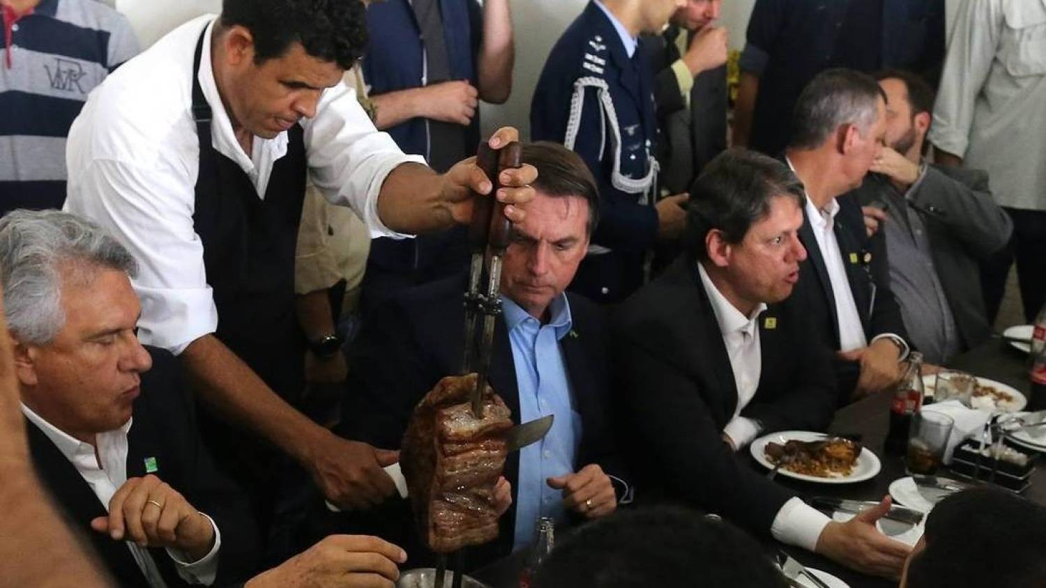 Bolsonaro não vai fazer nada para impedir alta da carne bovina Bolsonaro não vai fazer nada para impedir alta da carne bovina