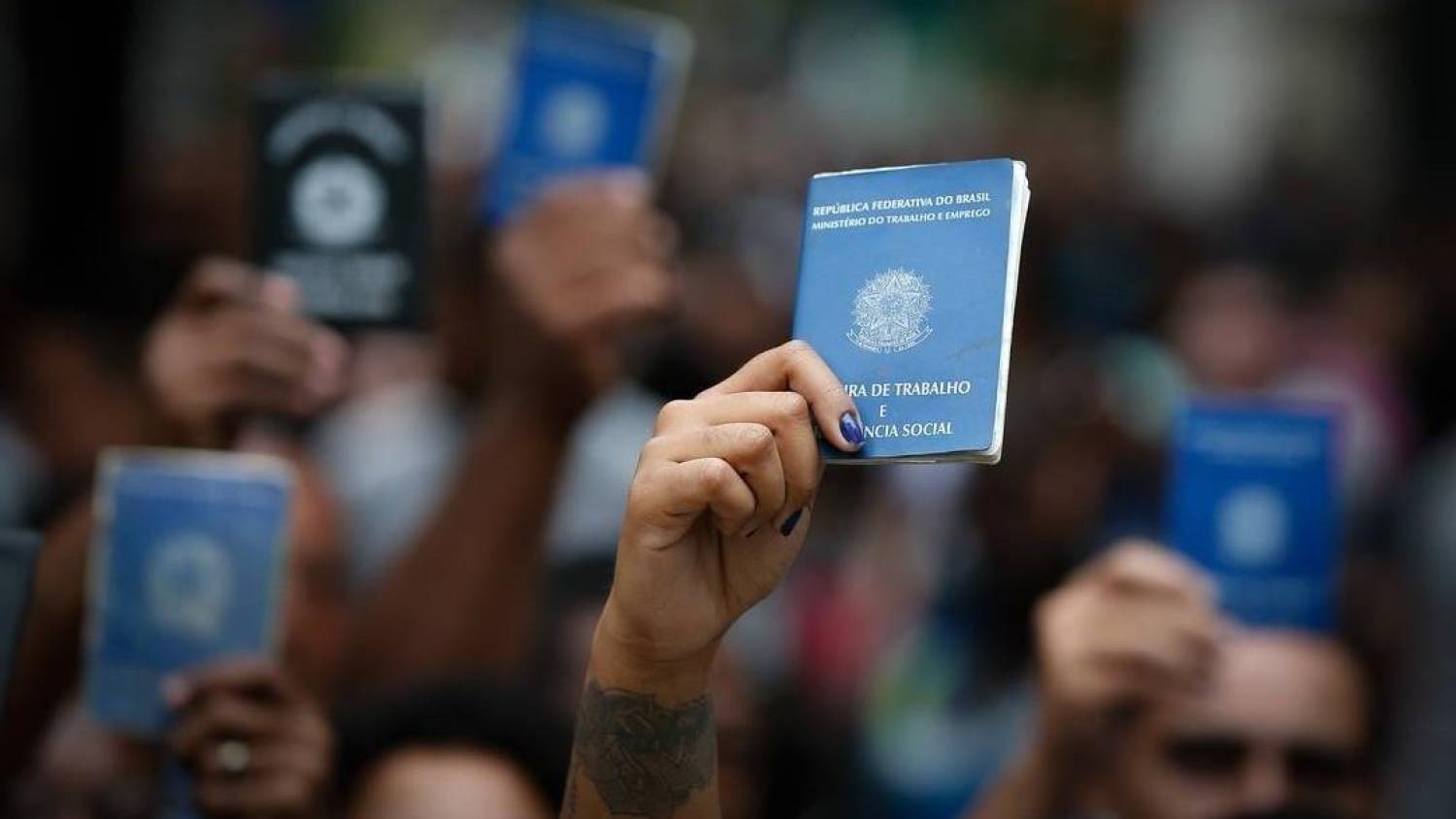 Mudanças no mercado de trabalho responsabilizam as pessoas pela exclusão e aumentam insegurança Mudanças no mercado de trabalho responsabilizam as pessoas pela exclusão e aumentam insegurança