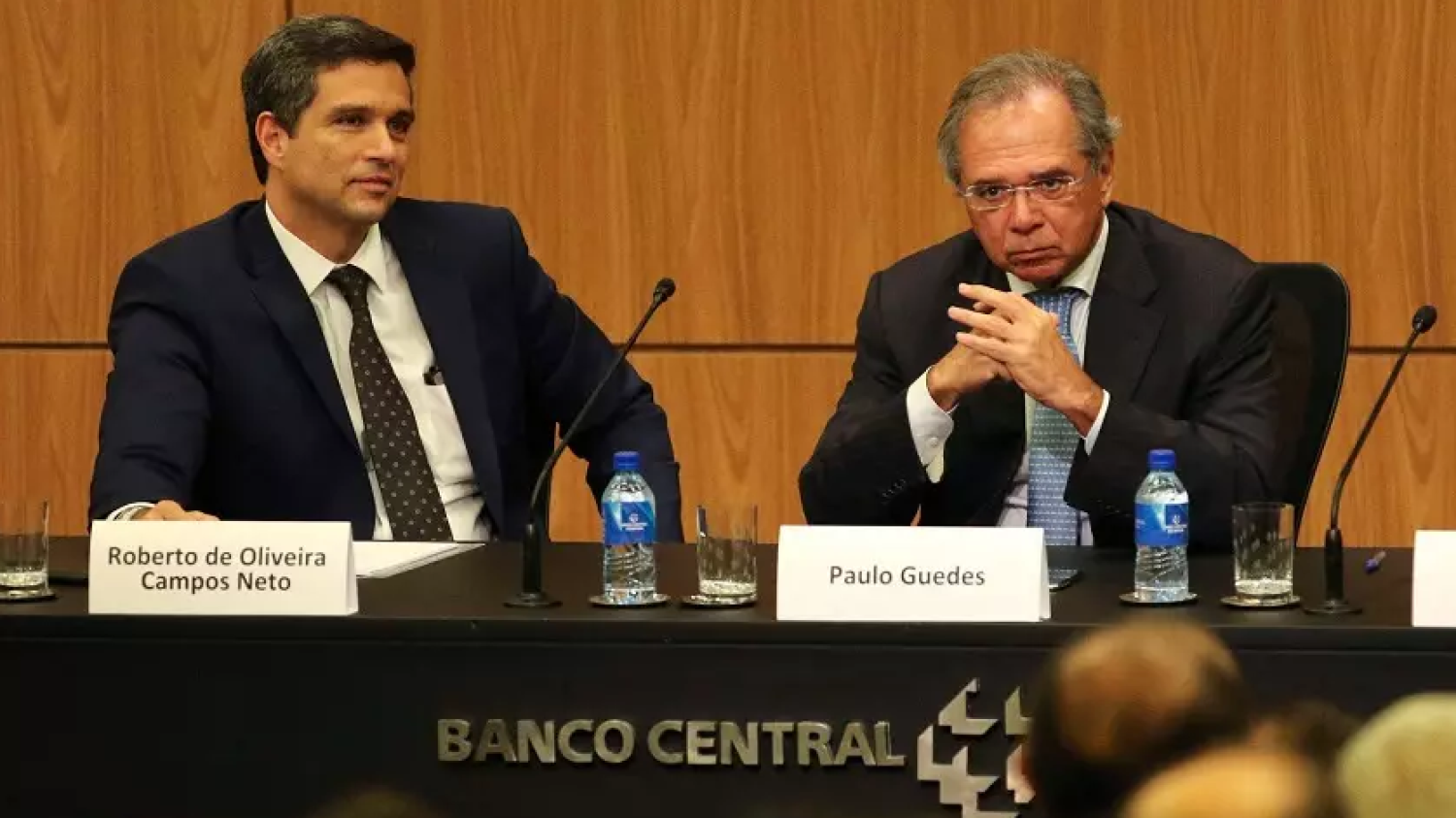 Novo Proer levanta a suspeita de que existam bancos em crise no Brasil