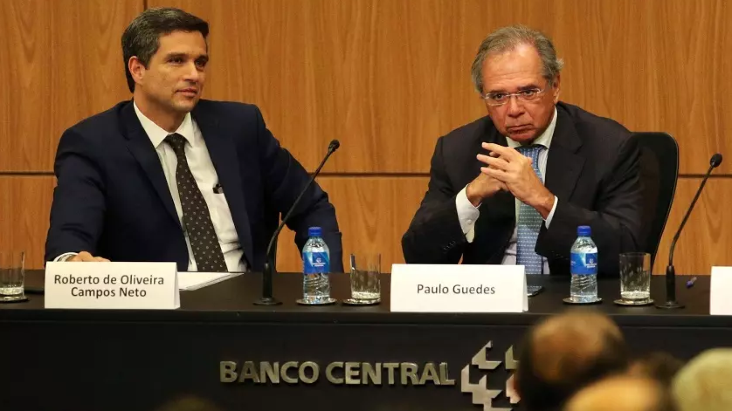 Novo Proer levanta a suspeita de que existam bancos em crise no Brasil Novo Proer levanta a suspeita de que existam bancos em crise no Brasil