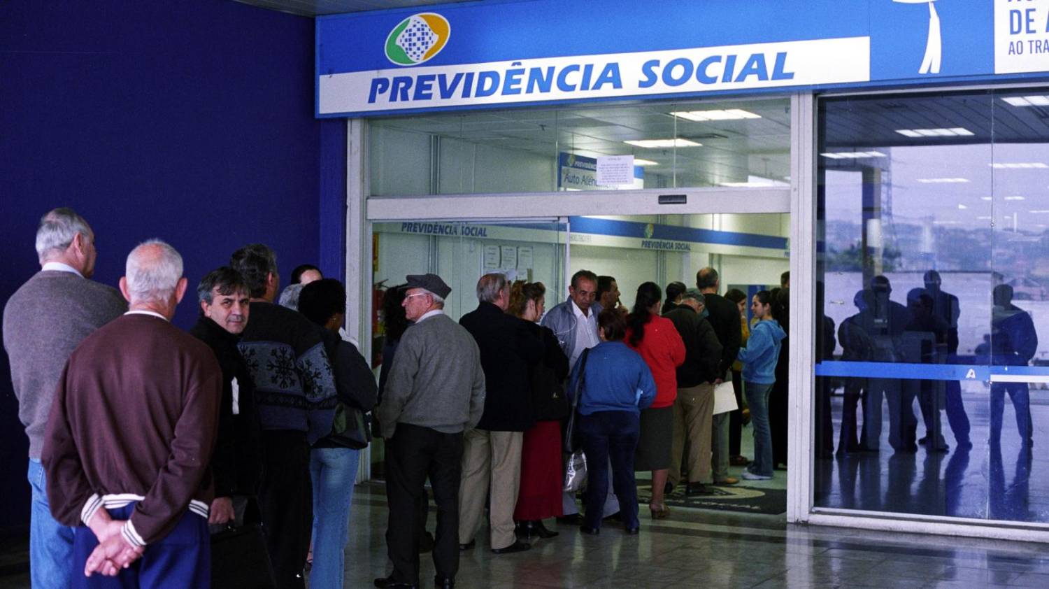 Acordo com Previ acaba e INSS ameaça leiloar folha de aposentados