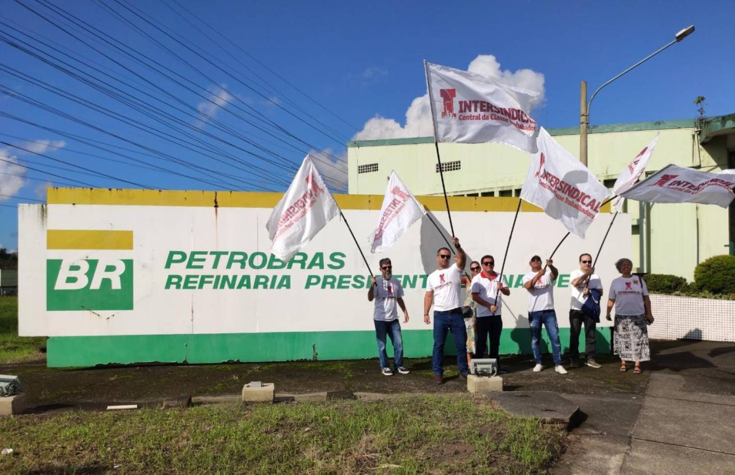 Intersindical e bancários de Santos e Região na luta com petroleiros!