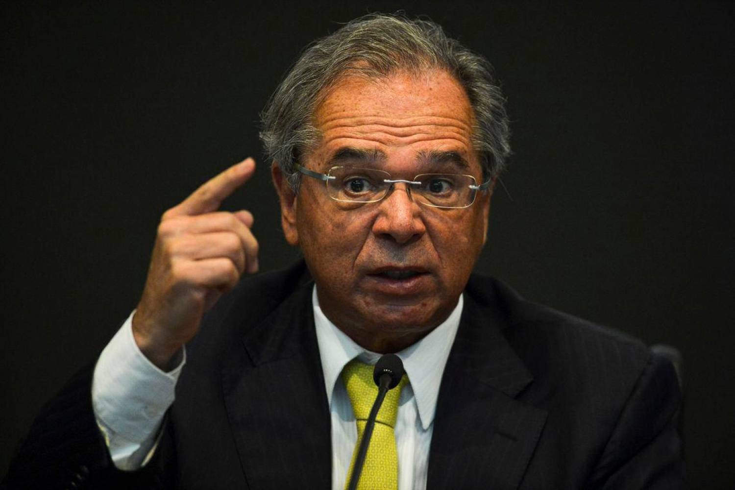 Paulo Guedes compara funcionário público a Paulo Guedes compara funcionário público a