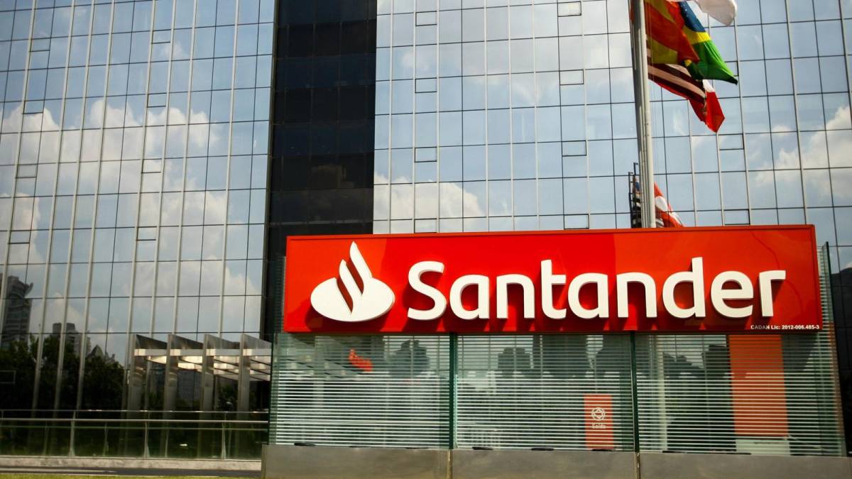 Coronavírus: Santander disponibiliza telefone para bancários