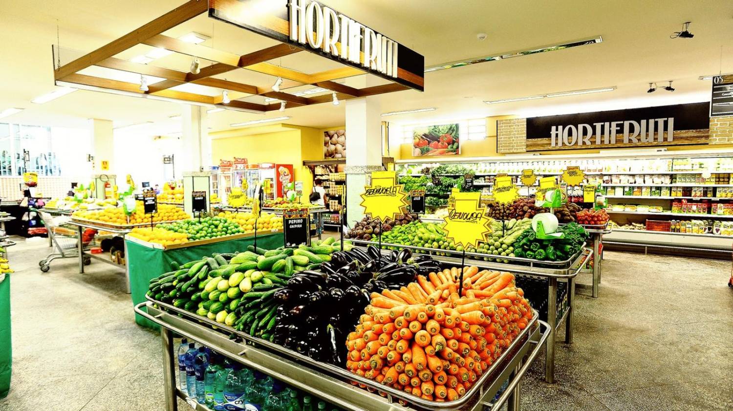 COVID-19: Especialista em pandemias indica medidas de proteção para a idas ao mercado COVID-19: Especialista em pandemias indica medidas de proteção para a idas ao mercado