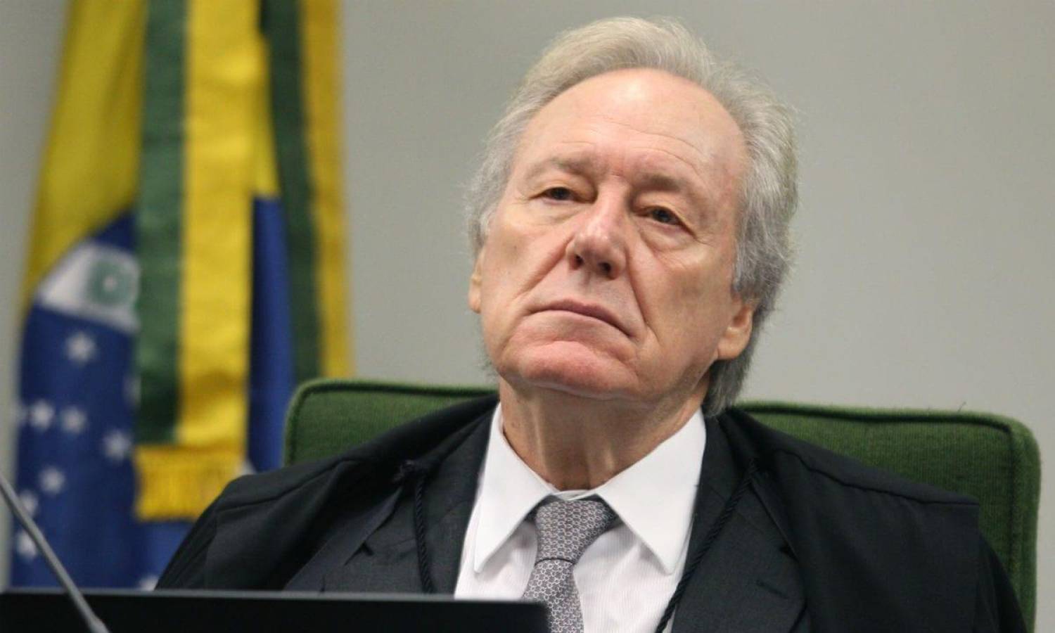 Liminar de Lewandowski manda empresa comunicar acordo ao sindicato Liminar de Lewandowski manda empresa comunicar acordo ao sindicato