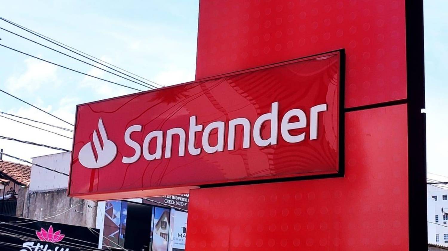 Santander: Bancários conquistam renovação do Aditivo por mais dois anos