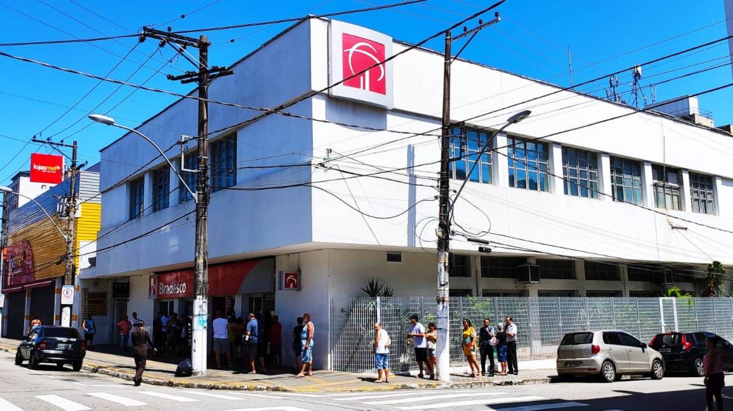 Sindicato é contra retirada de portas giratórias no Bradesco digital Sindicato é contra retirada de portas giratórias no Bradesco digital