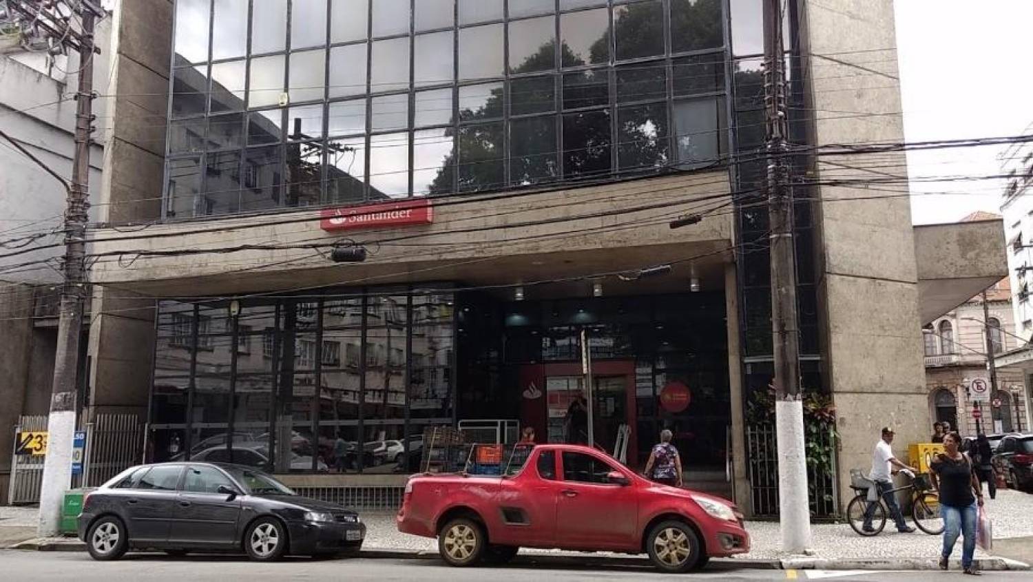 Santander: dezenas de bancários são infectados pela Covid-19, na região Santander: dezenas de bancários são infectados pela Covid-19, na região