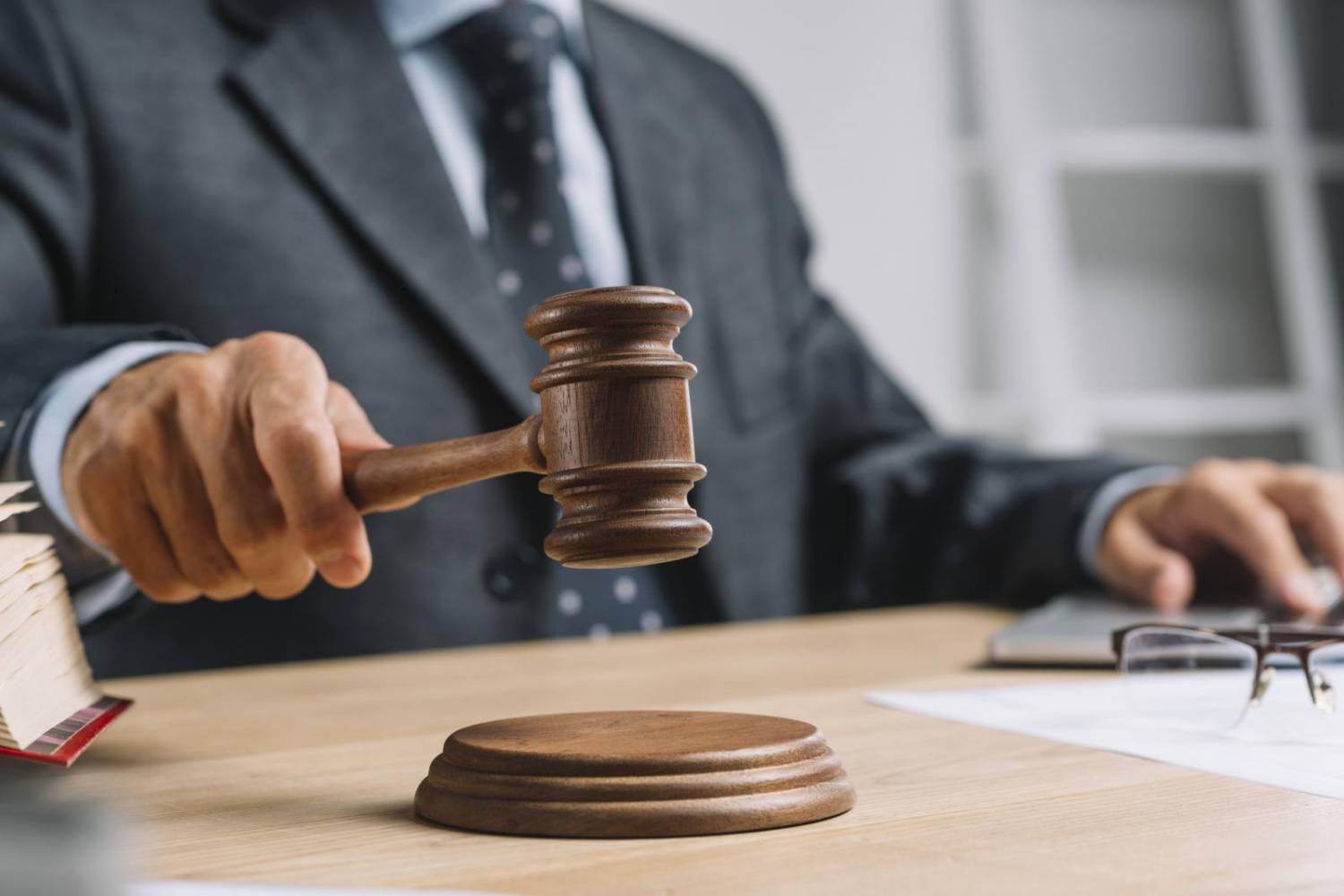 Determinada reintegração de bancária demitida na pré-aposentadoria Determinada reintegração de bancária demitida na pré-aposentadoria