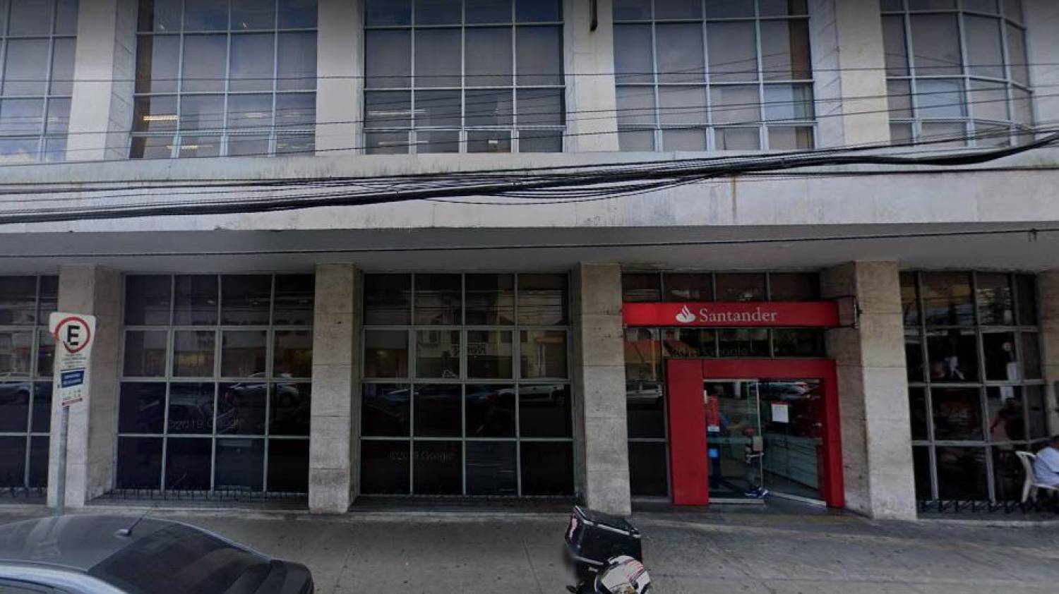 Pânico: Santander dá início a onda de demissões em massa