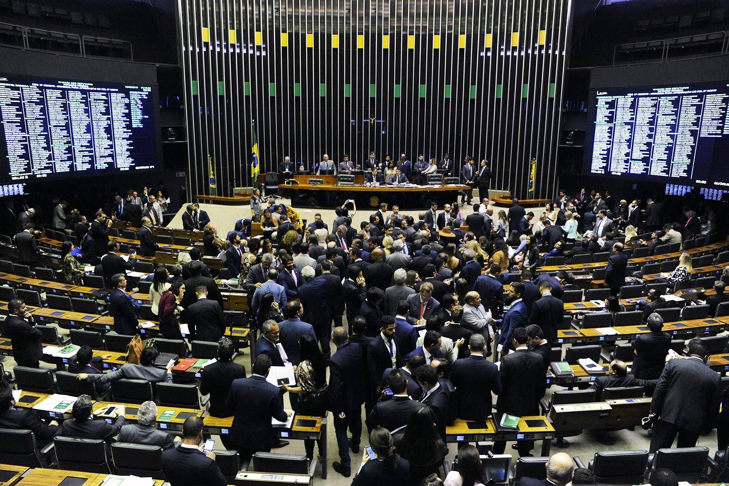 Bolsonaro veta Ultratividade e atinge categorias em Campanha Salarial Bolsonaro veta Ultratividade e atinge categorias em Campanha Salarial