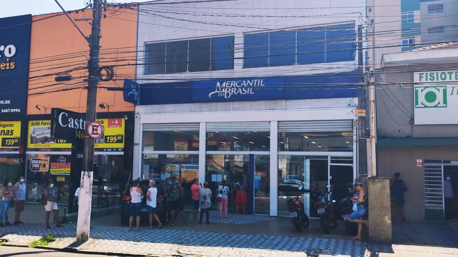 Bancários denunciam aumento de metas em plena pandemia no Mercantil Bancários denunciam aumento de metas em plena pandemia no Mercantil