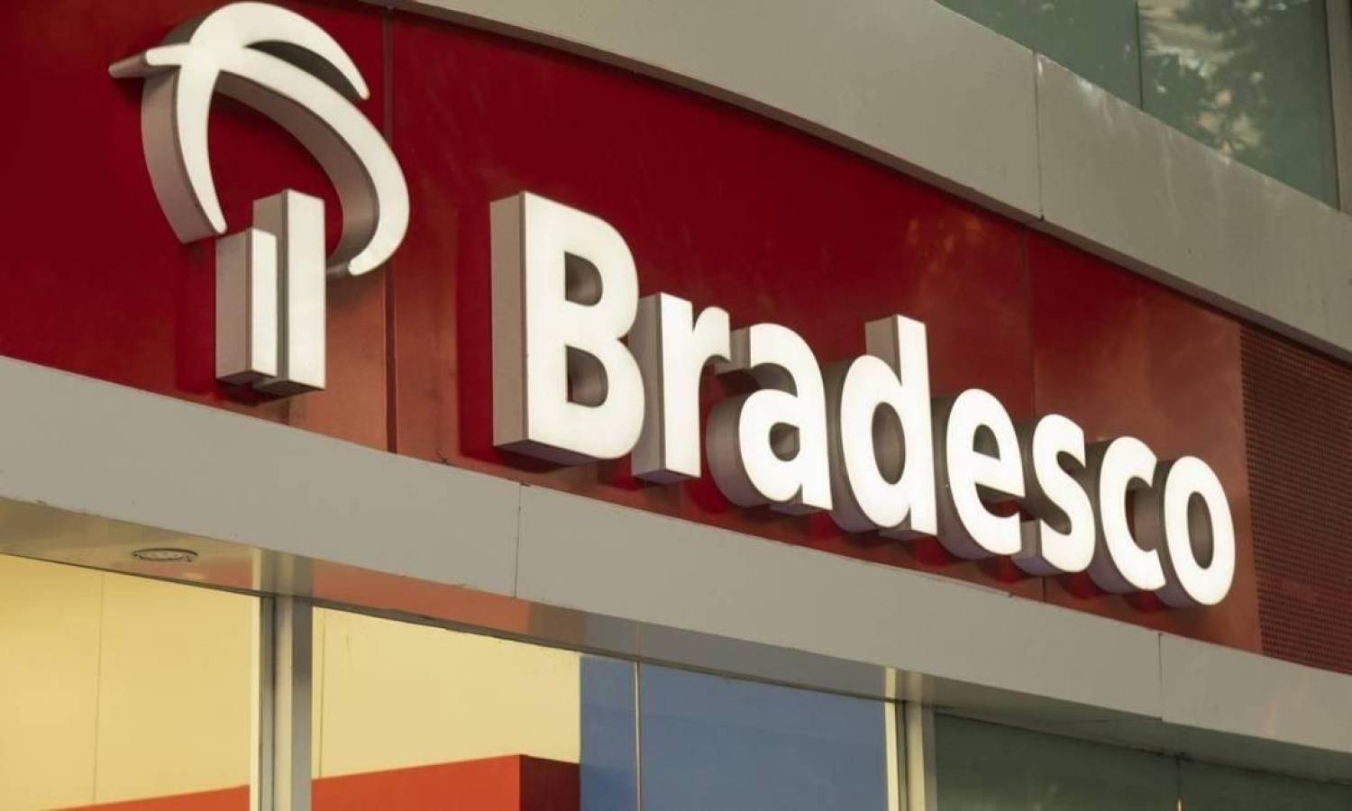 Bradesco supera Itaú com maior lucro da América Latina no 1º semestre Bradesco supera Itaú com maior lucro da América Latina no 1º semestre
