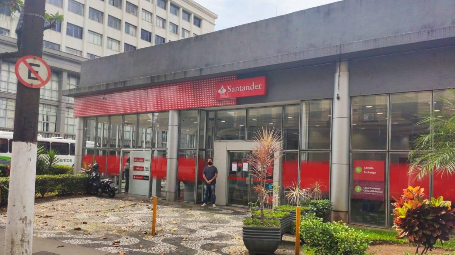 Denúncias relatam assédio, ameaças e demissões no Santander