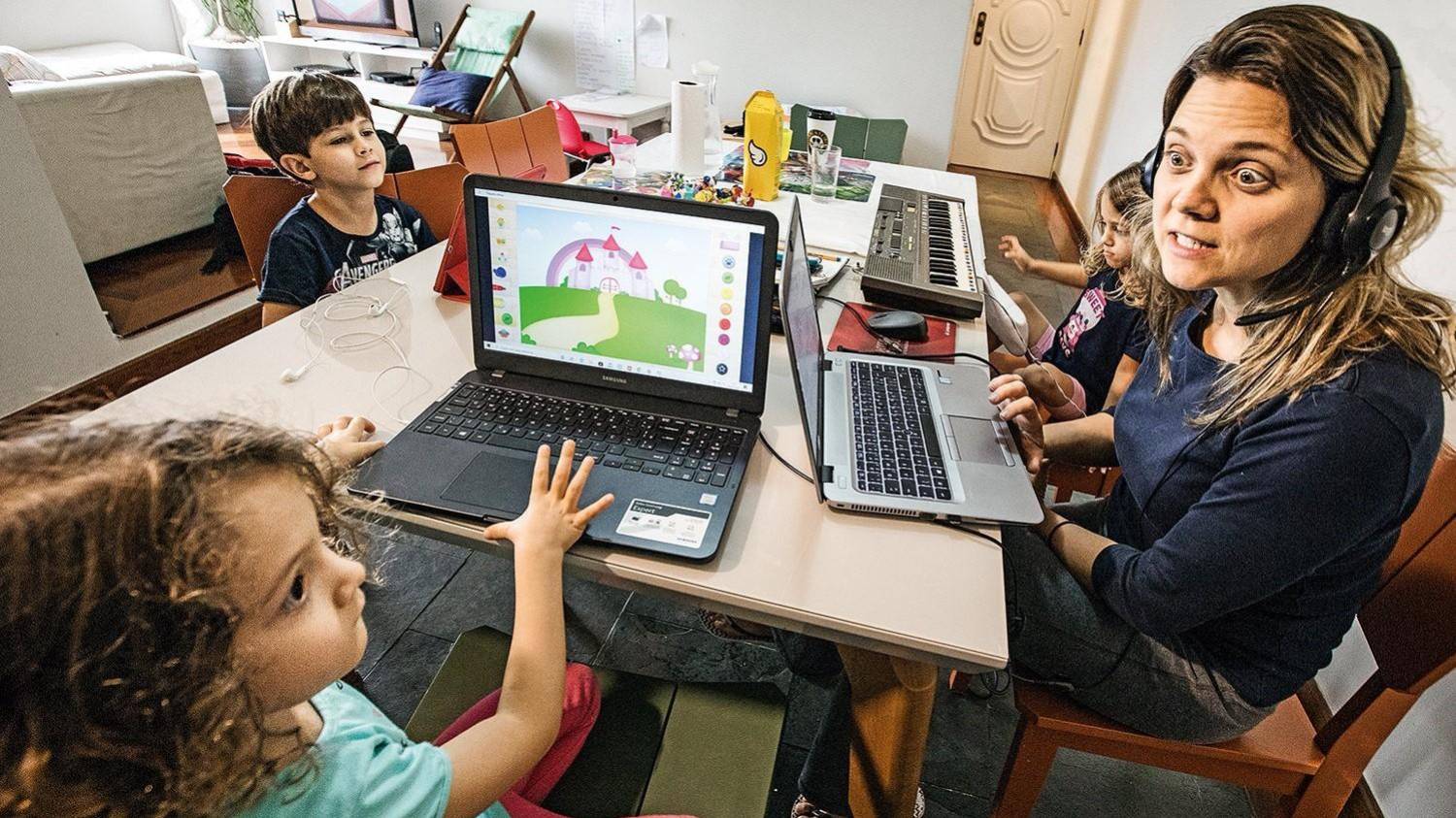 Itaú sugere que familiares evitem usar internet para não sobrecarregar sistema no teletrabalho Itaú sugere que familiares evitem usar internet para não sobrecarregar sistema no teletrabalho