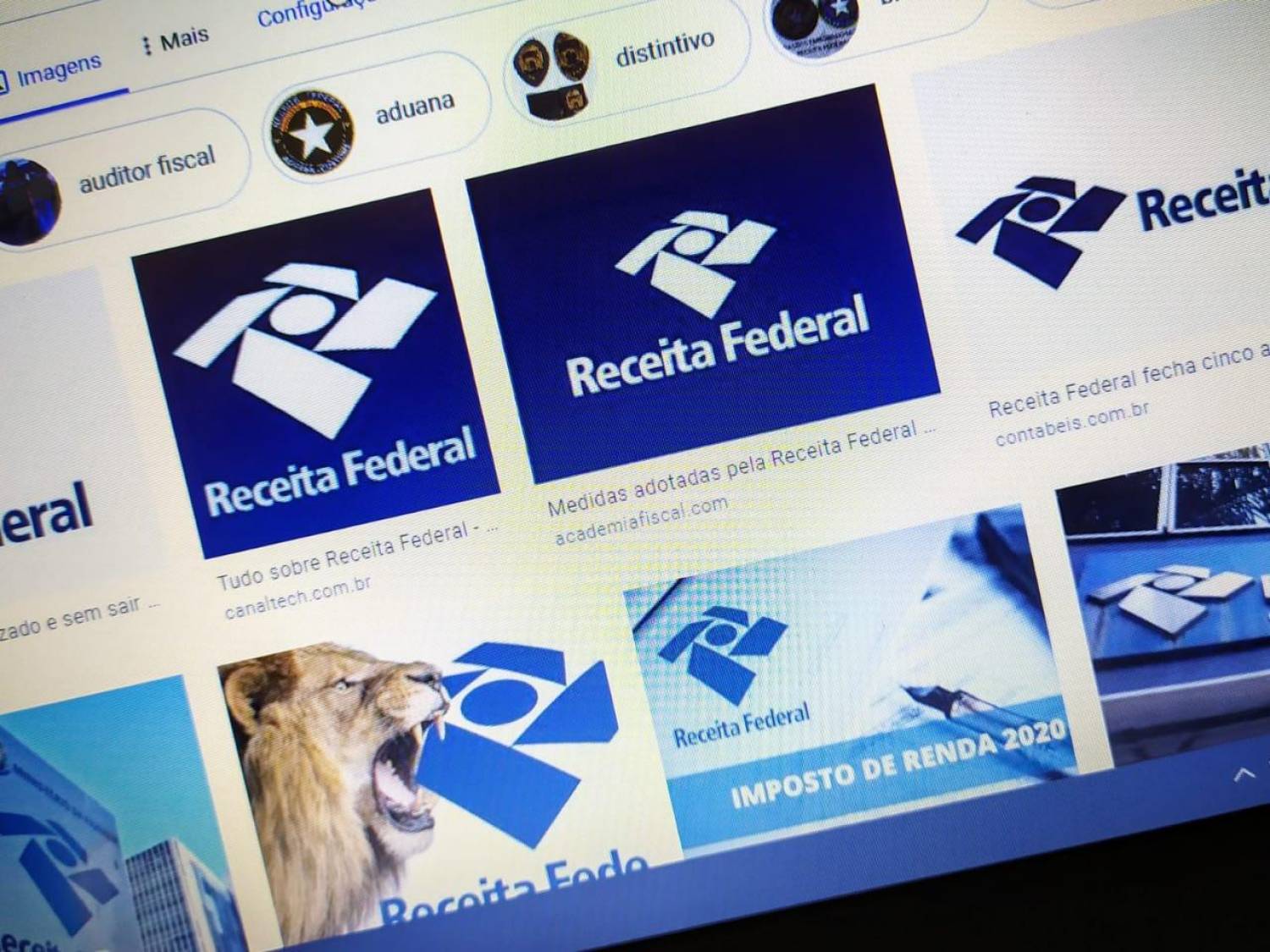 Governo quer extinguir 20% de desconto do IR para financiar renda básica Governo quer extinguir 20% de desconto do IR para financiar renda básica