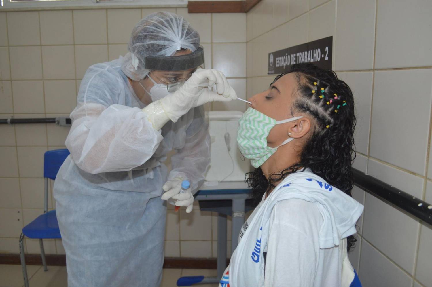 Brasil da Covid: quase 170 mil mortos e 7 milhões de testes encalhados Brasil da Covid: quase 170 mil mortos e 7 milhões de testes encalhados