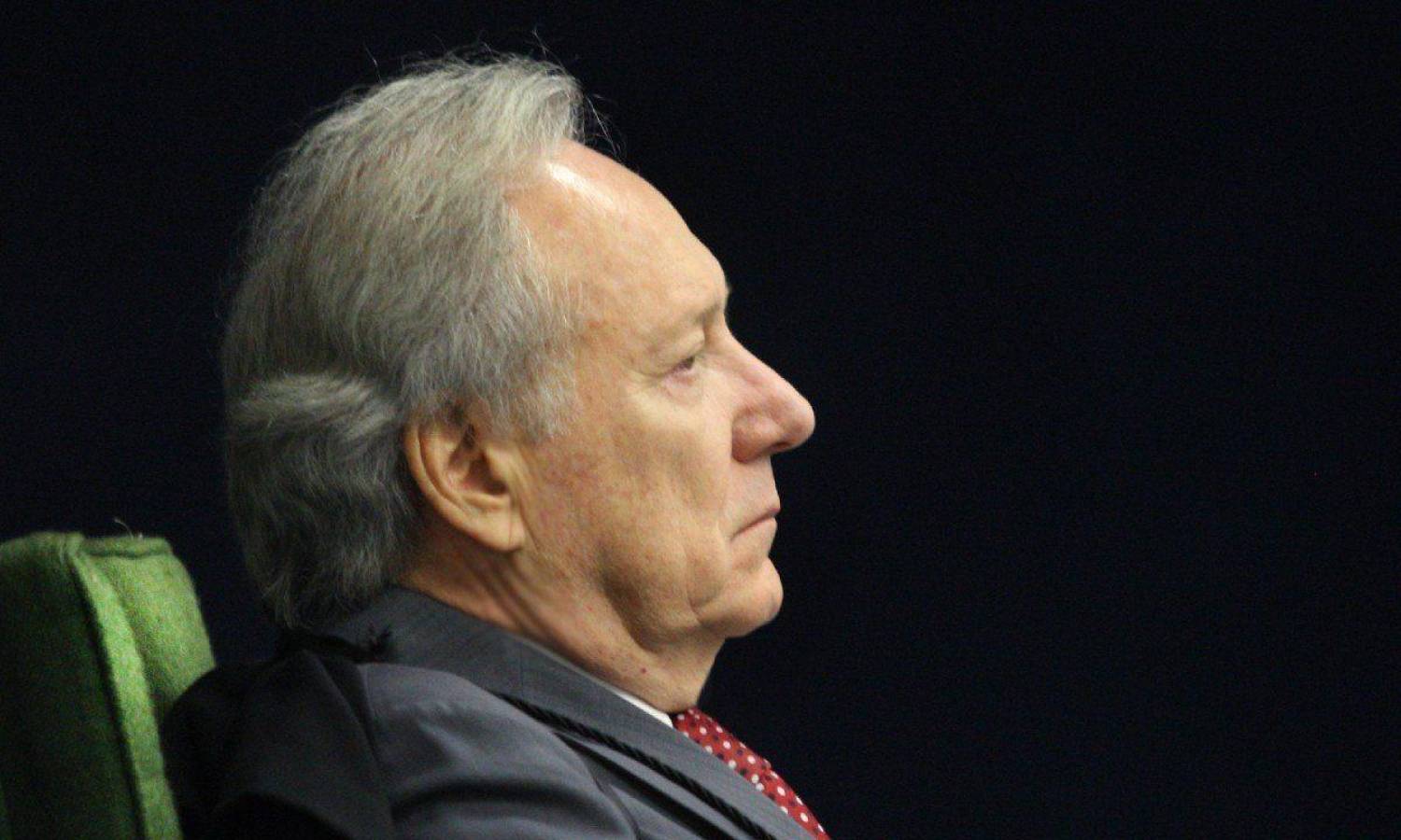 Lewandowski vota para Bolsonaro apresentar plano de vacinação em 30 dias Lewandowski vota para Bolsonaro apresentar plano de vacinação em 30 dias