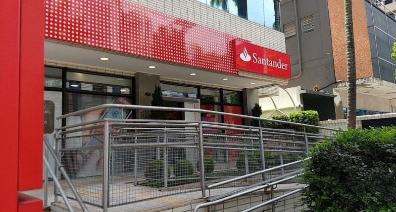 Agência do Santander fecha por falta de bancários em Santos/SP